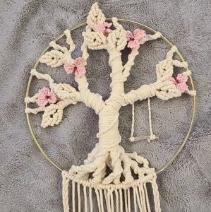 Macrame wall hanging